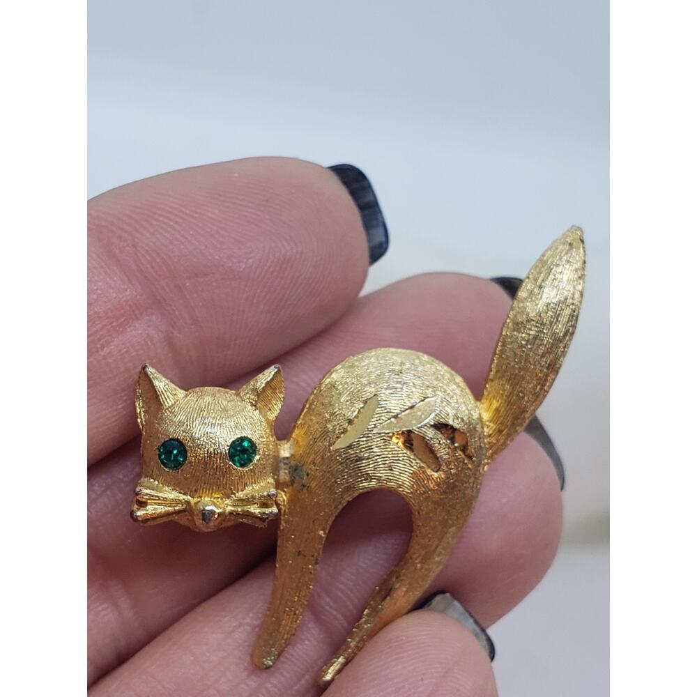 Vintage Mamselle Cat Brooch Pin Green Rhinestone Eyes 10 Gold Plated Signed - Picture 7 of 10